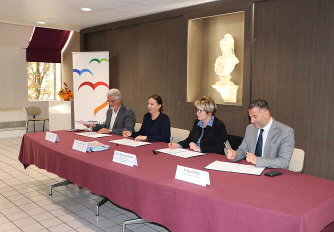 Signature des conventions Petites villes de demain de Cœur de Savoie