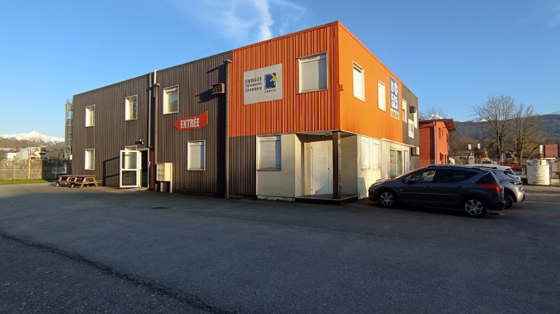 Locaux professionnels de 600 m² sur la ZI des Iles à ARBIN 