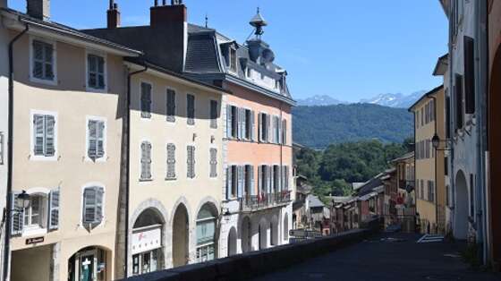 Locaux commerciaux sur Montmélian, Saint Pierre d'Albigny, Valgelon-La-Rochette - Location